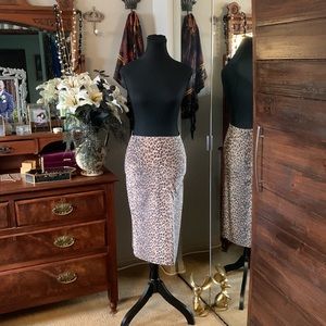 Leopard Print Stretch Pencil Skirt